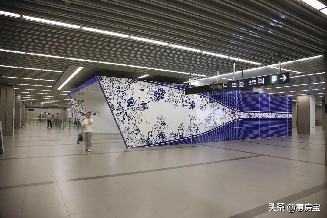 上海地铁10号线（轻轨环线换乘1号线）